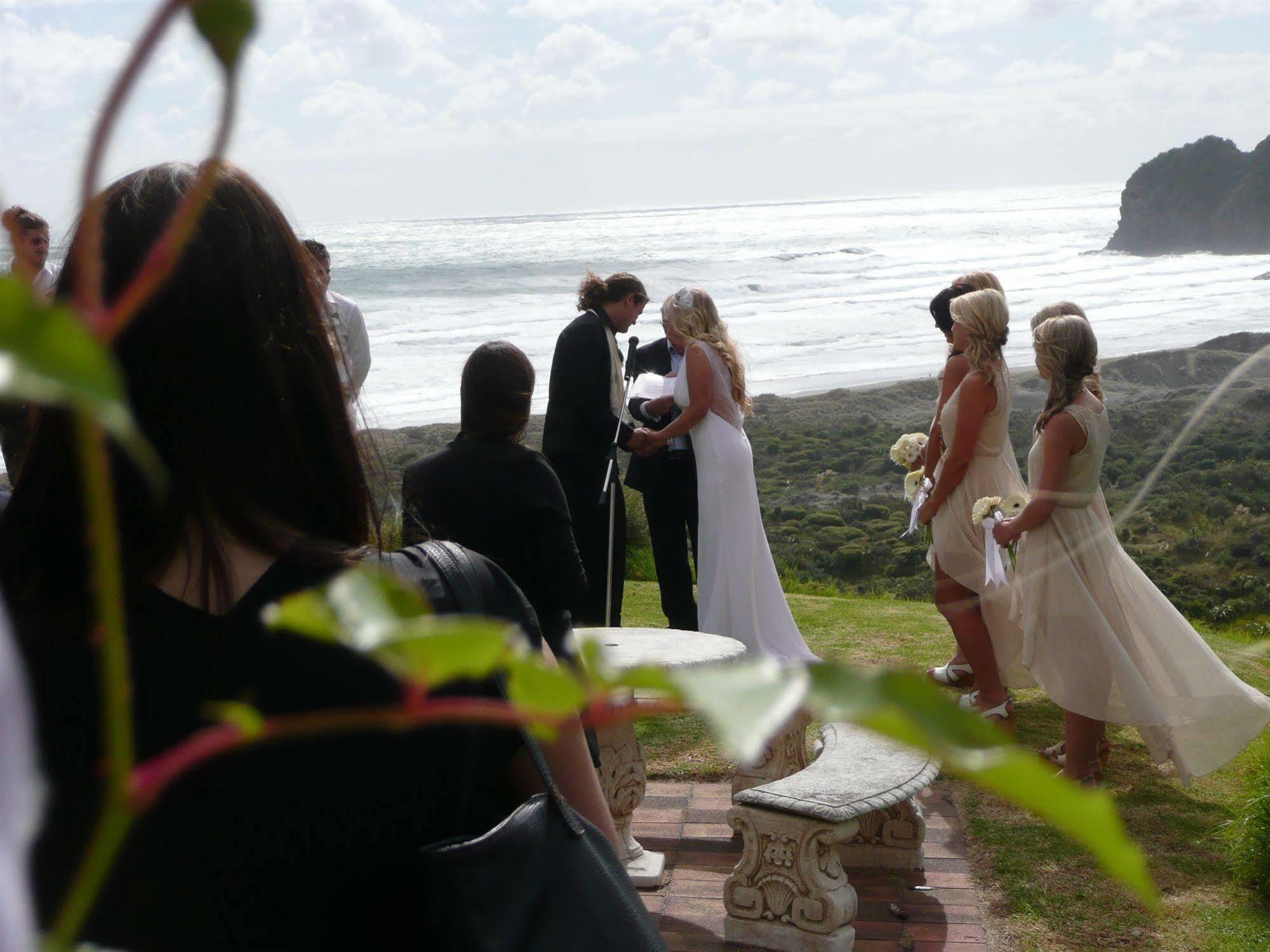 Bethells Beach Cottages Bagian luar foto